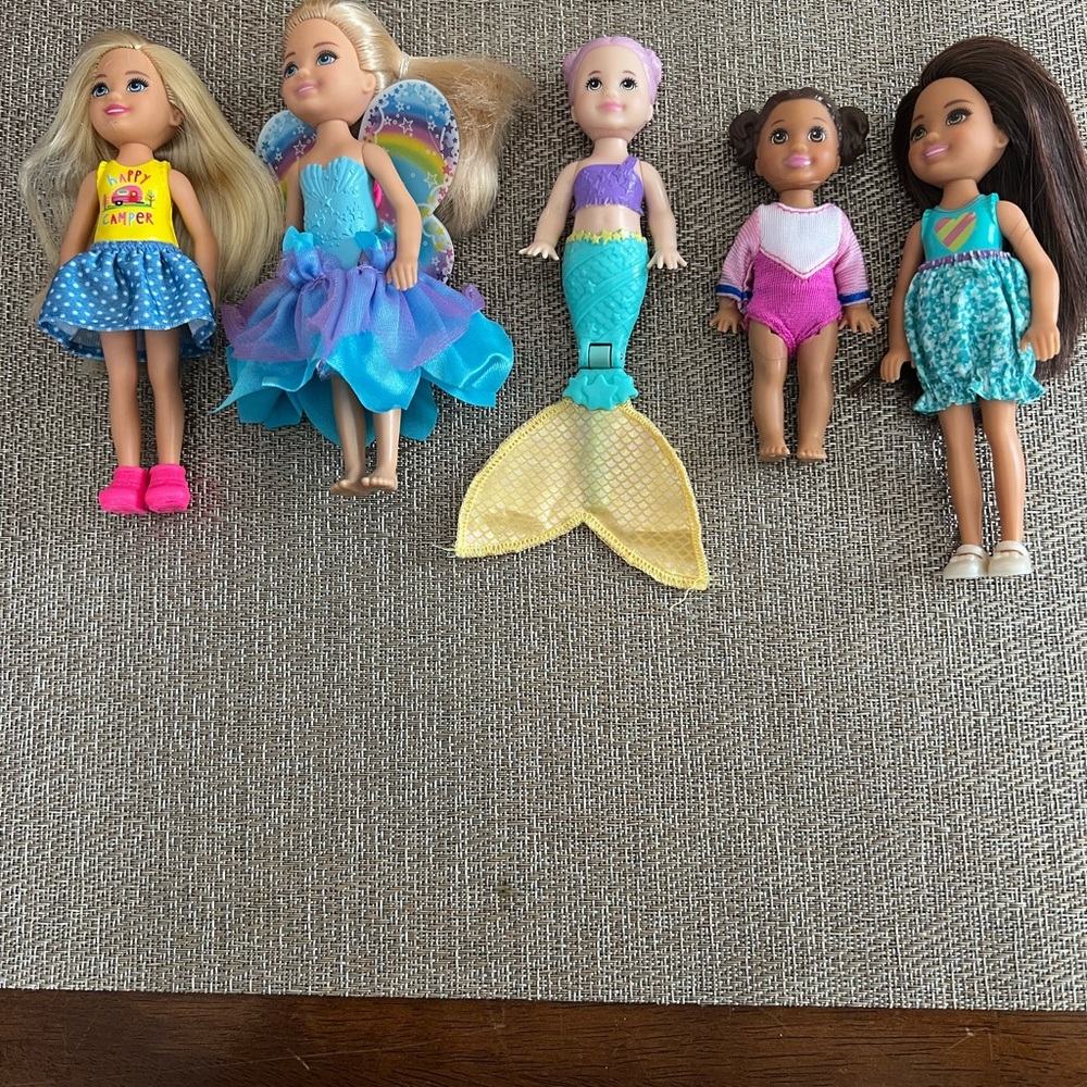 Barbie Chelsea dolls‎